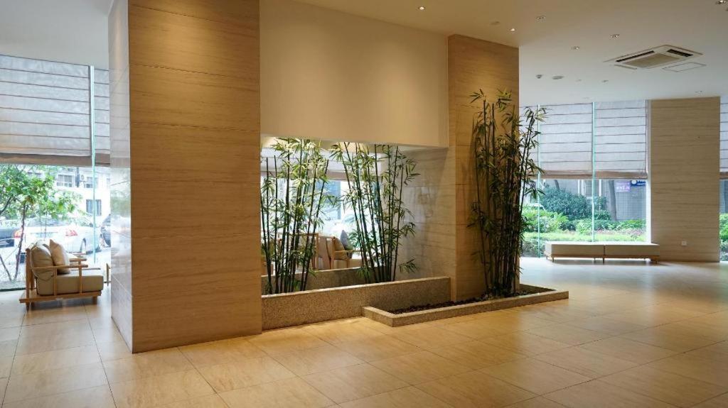 Ji Hotel Shanghai Yan An Road Branch Екстериор снимка