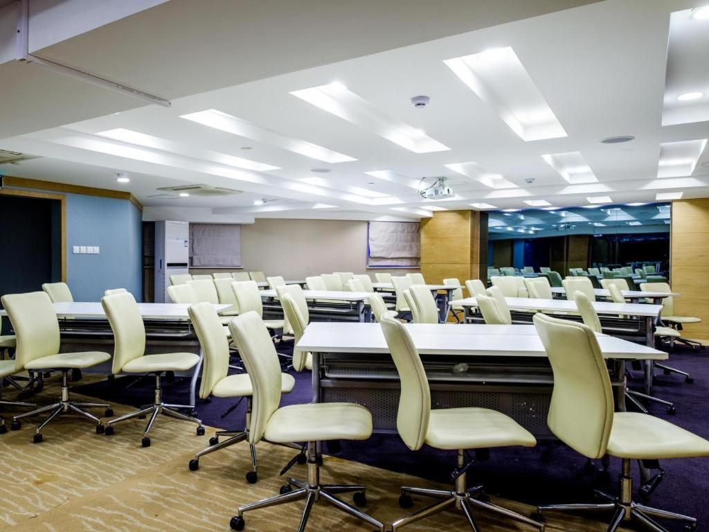 Ji Hotel Shanghai Yan An Road Branch Екстериор снимка