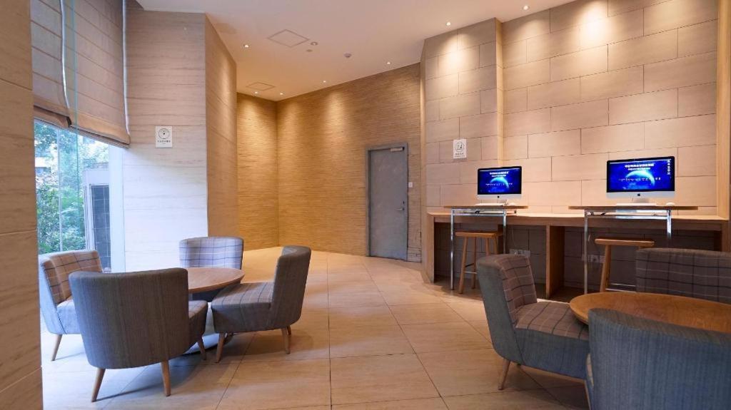 Ji Hotel Shanghai Yan An Road Branch Екстериор снимка