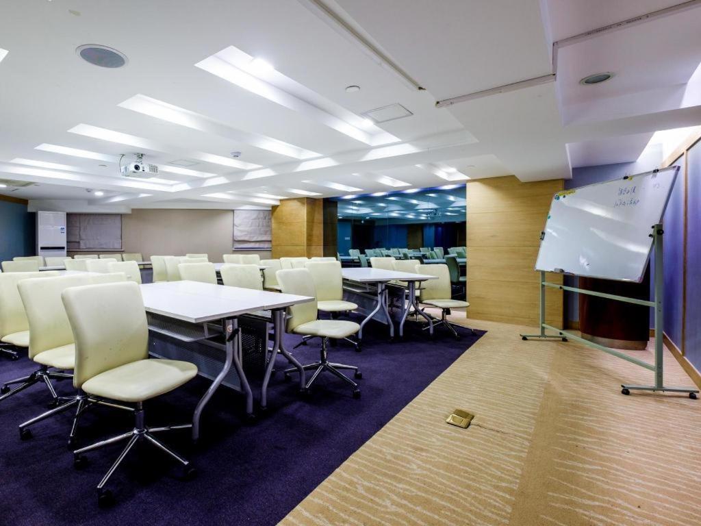 Ji Hotel Shanghai Yan An Road Branch Екстериор снимка