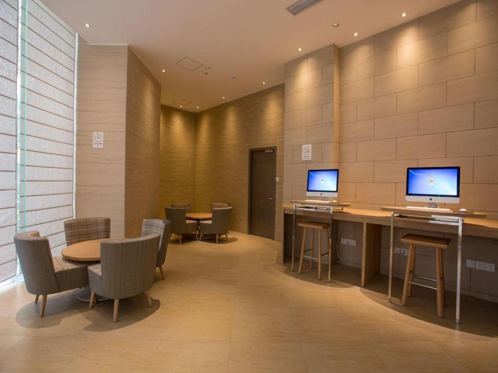 Ji Hotel Shanghai Yan An Road Branch Екстериор снимка