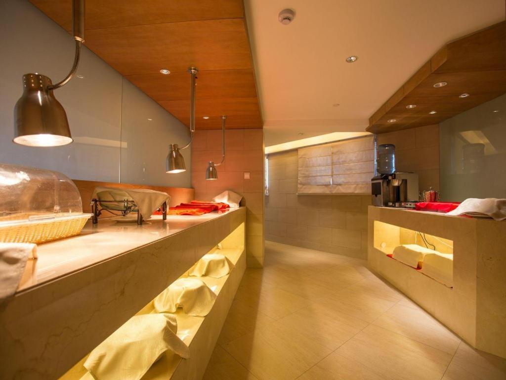 Ji Hotel Shanghai Yan An Road Branch Екстериор снимка
