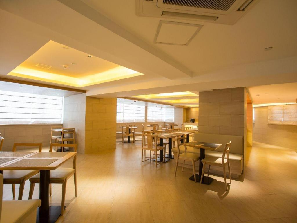 Ji Hotel Shanghai Yan An Road Branch Екстериор снимка