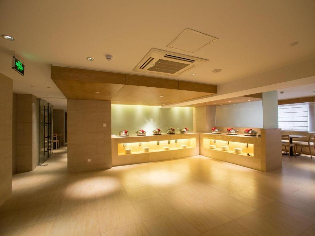 Ji Hotel Shanghai Yan An Road Branch Екстериор снимка
